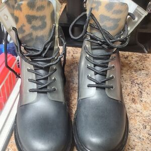 Stylish Black and Gray Men's Boots